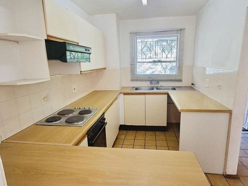 House For Sale in Robindale - Photo 3