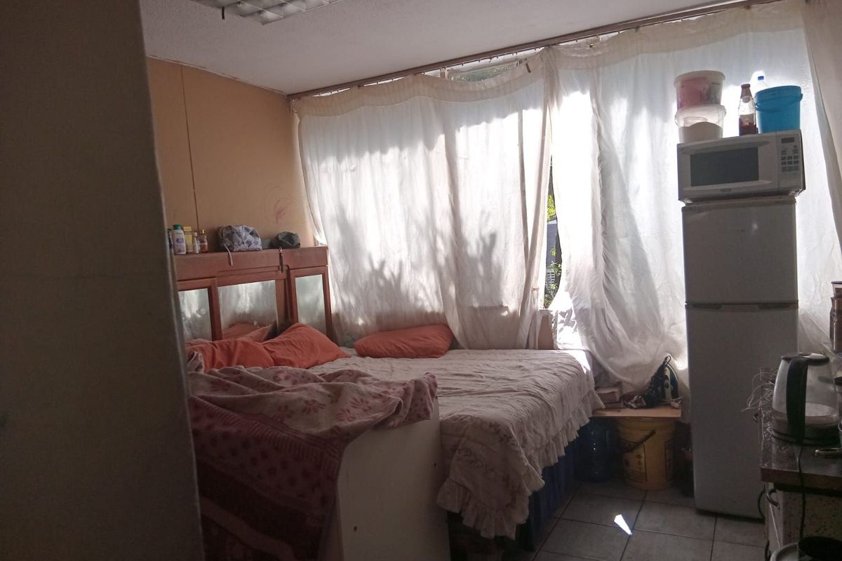 Apartment For Sale in Sunnyside - Photo 2