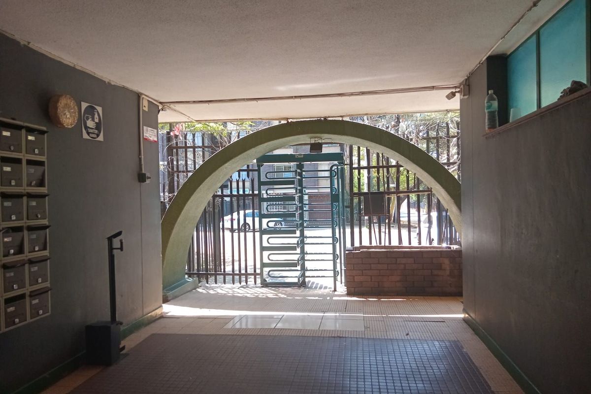 Apartment For Sale in Sunnyside - Photo 4