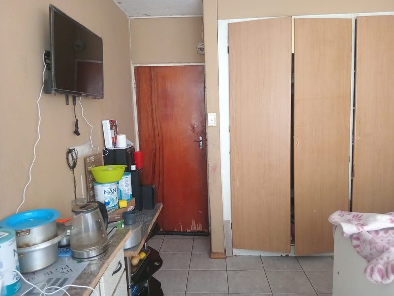Apartment For Sale in Sunnyside - Photo 5