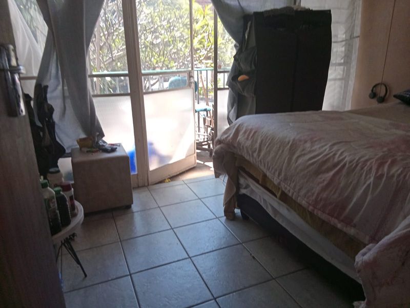 Apartment For Sale in Sunnyside - Photo 3