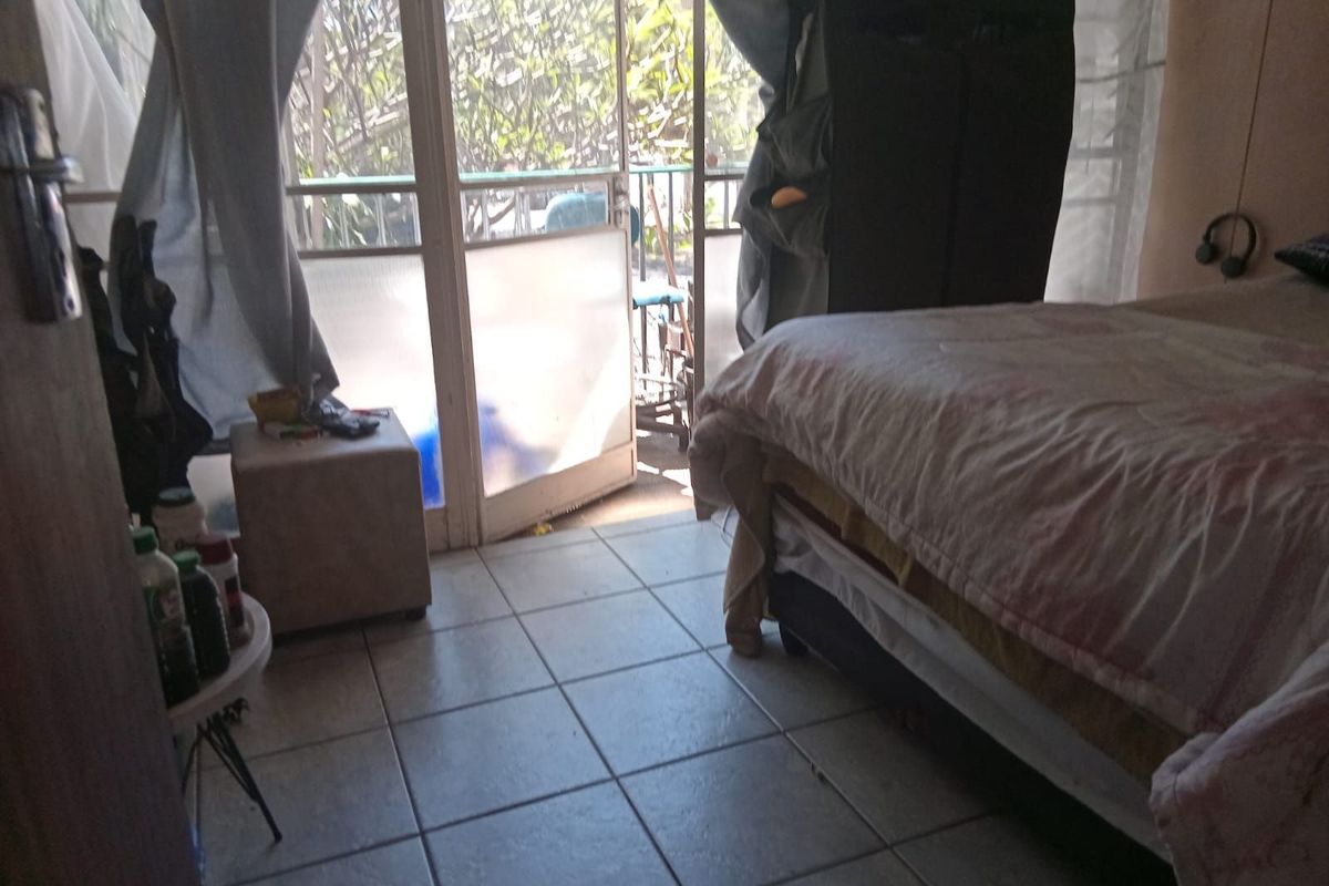 Apartment For Sale in Sunnyside - Photo 3