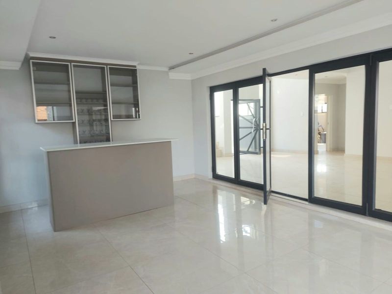 House For Sale in Savannah Country Estate - Photo 8