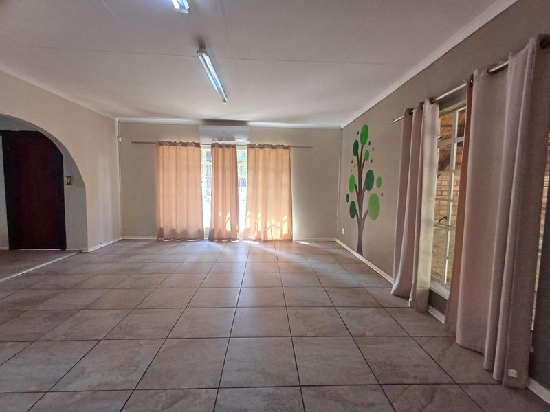 House For Sale in Flamwood - Photo 5