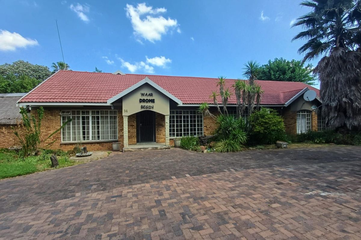 House For Sale in Flamwood - Photo 2