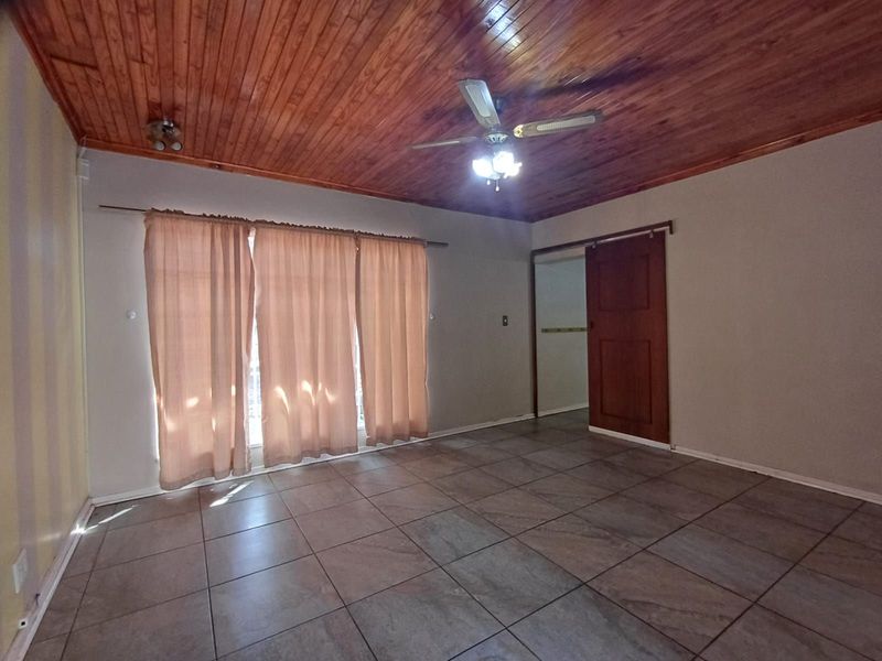 House For Sale in Flamwood - Photo 8