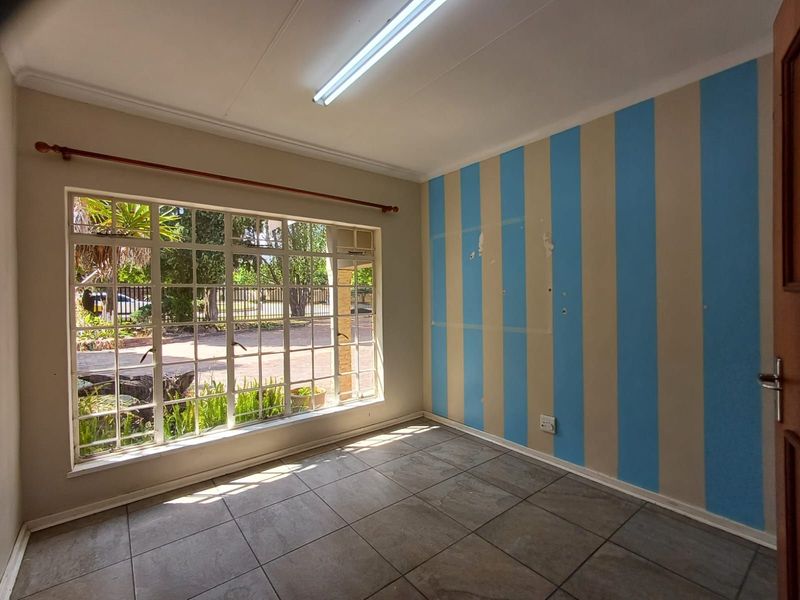 House For Sale in Flamwood - Photo 6