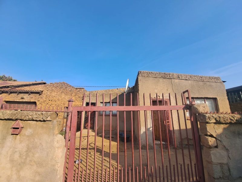 House For Sale in Mamelodi East - Photo 2