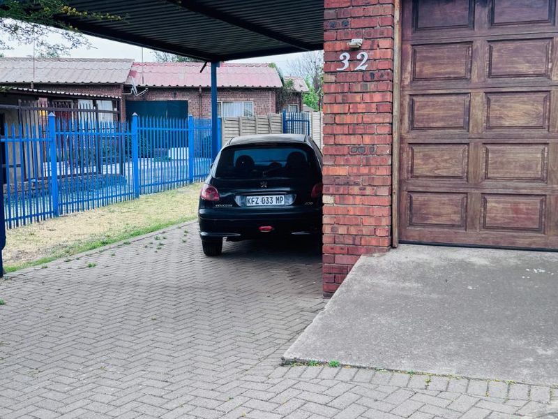 House For Sale in Reyno Ridge - Photo 5