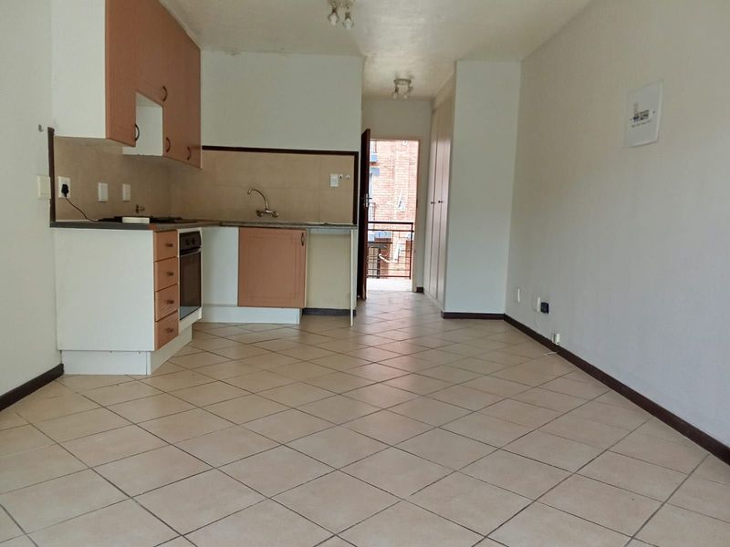 Apartment For Sale in Sagewood - Photo 4