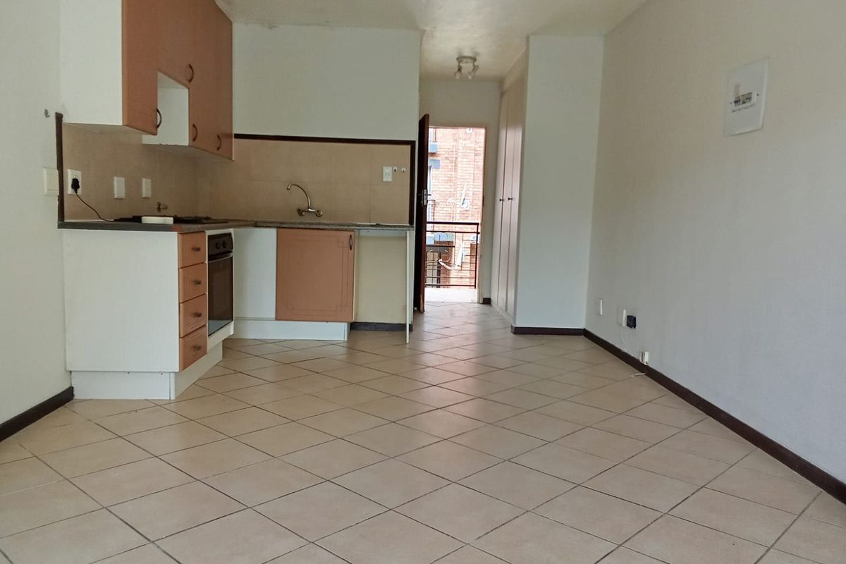 Apartment For Sale in Sagewood - Photo 4