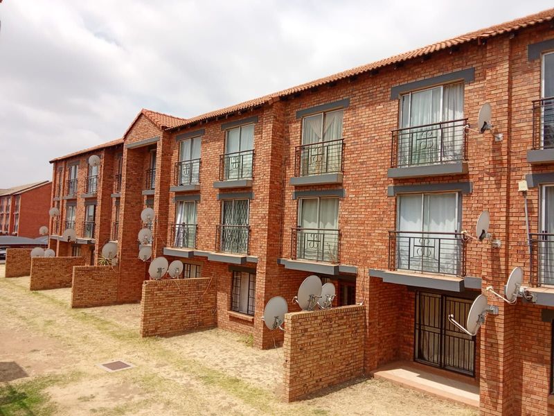 Apartment For Sale in Sagewood - Photo 8