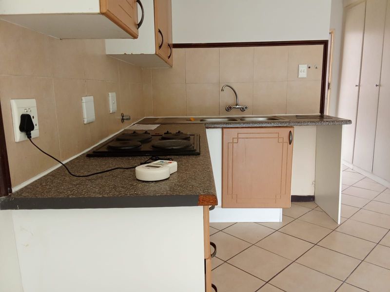 Apartment For Sale in Sagewood - Photo 3