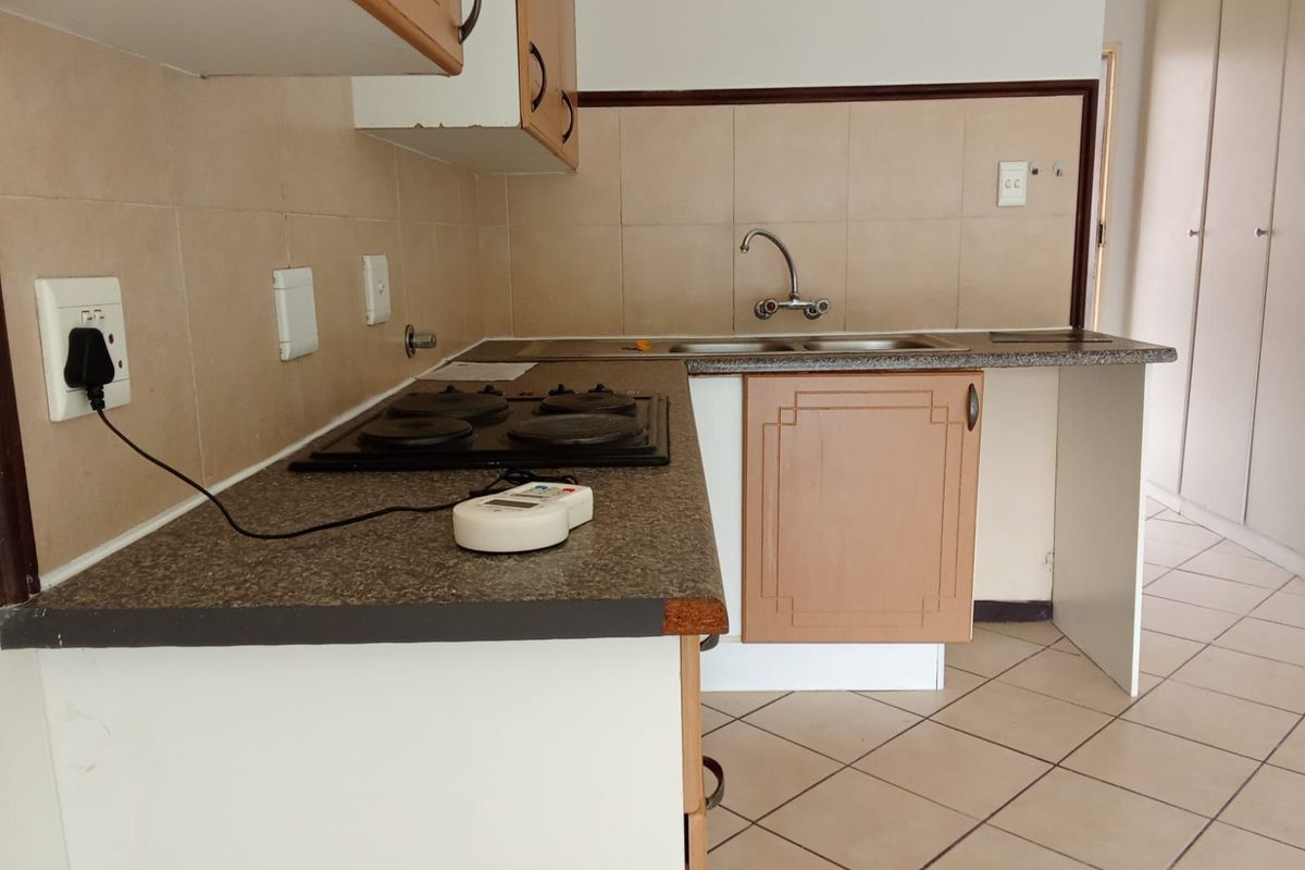 Apartment For Sale in Sagewood - Photo 3