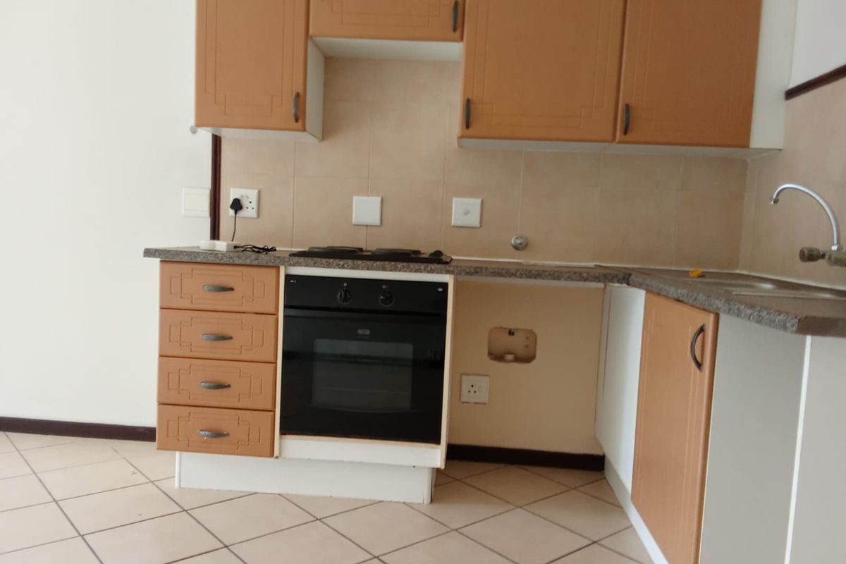 Apartment For Sale in Sagewood - Photo 2