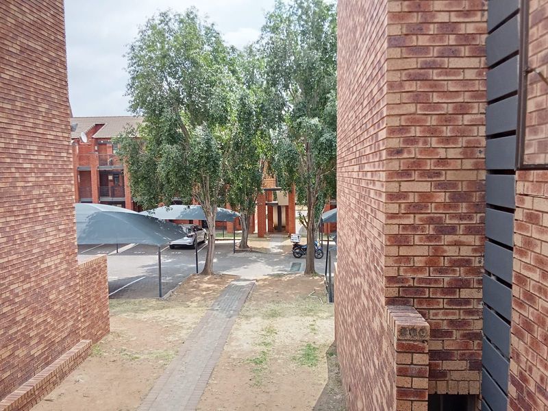 Apartment For Sale in Sagewood - Photo 10