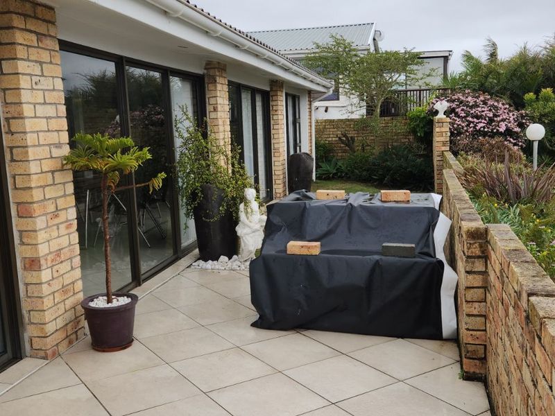 House For Sale in Cintsa West - Photo 3