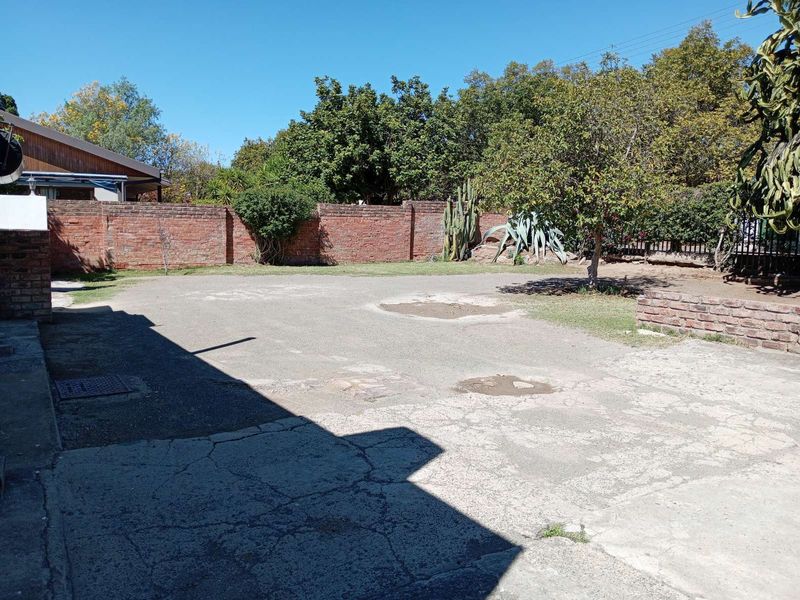 Guest House For Sale in Graaff-Reinet Central - Photo 5