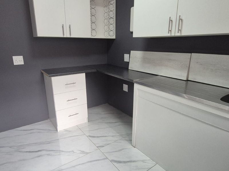 Apartment To Rent in Horizon View - Photo 3