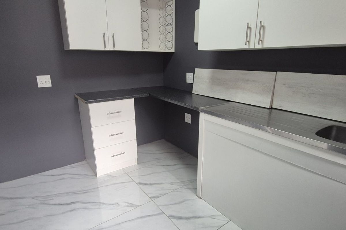 Apartment To Rent in Horizon View - Photo 3