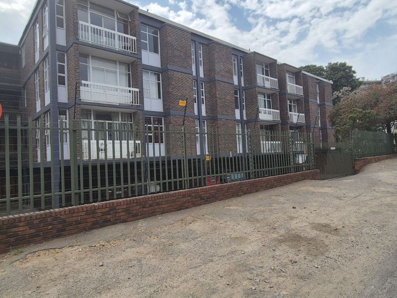 Apartment To Rent in Horizon View - Photo 2