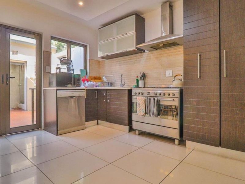 Townhouse For Sale in Atholl Gardens - Photo 7