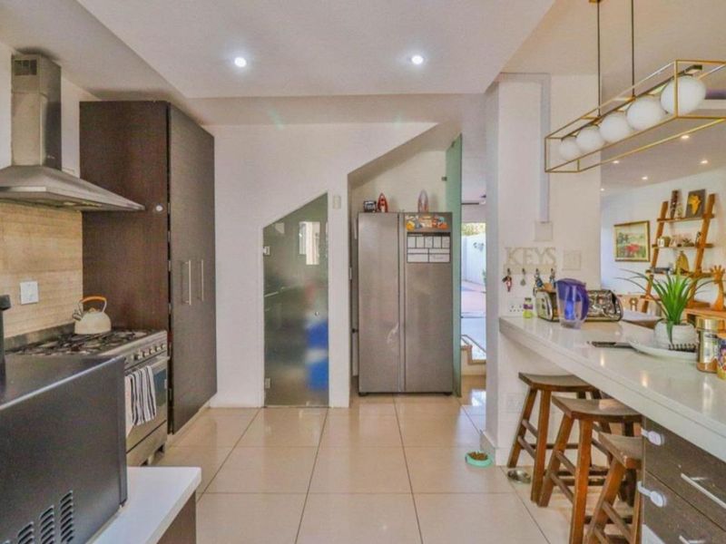 Townhouse For Sale in Atholl Gardens - Photo 6