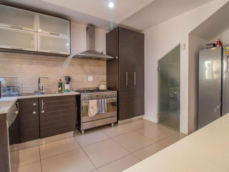 Townhouse For Sale in Atholl Gardens - Photo 5