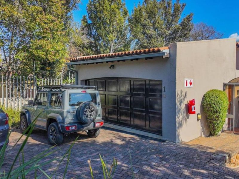 Townhouse For Sale in Atholl Gardens - Photo 2