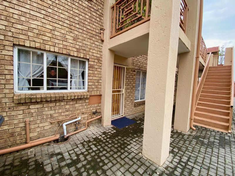 Townhouse For Sale in Amberfield - Photo 3