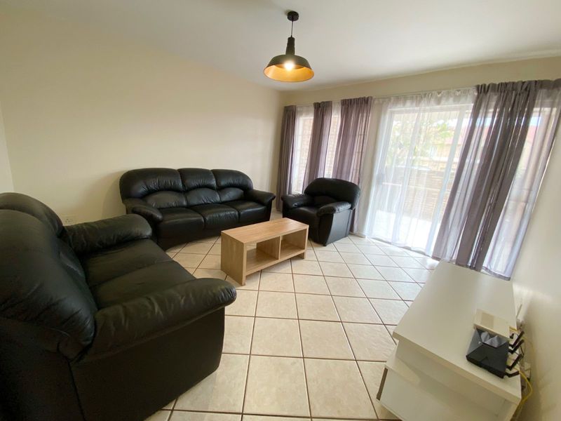 Townhouse For Sale in Amberfield - Photo 6