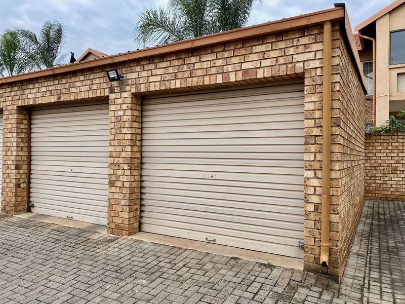 Townhouse For Sale in Amberfield - Photo 4