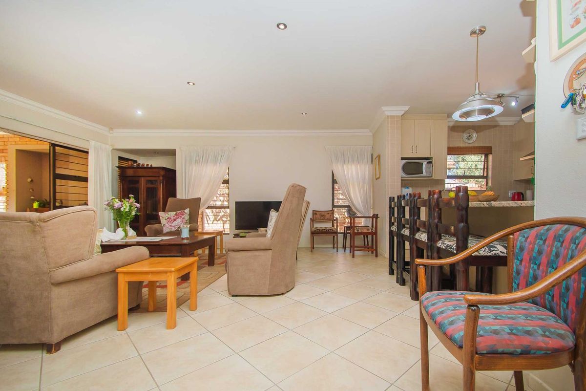 House For Sale in Randpark Ridge - Photo 4