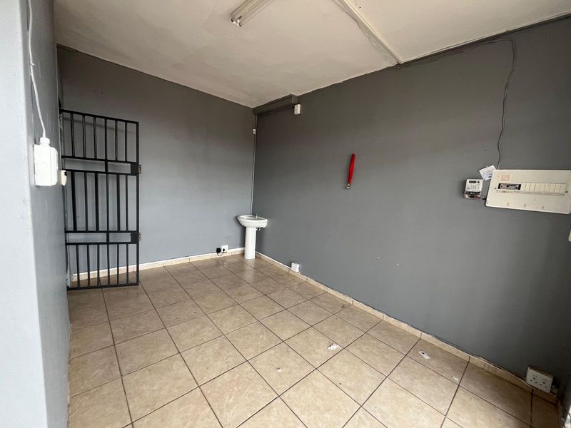 Business To Rent in Aloe Ridge - Photo 3