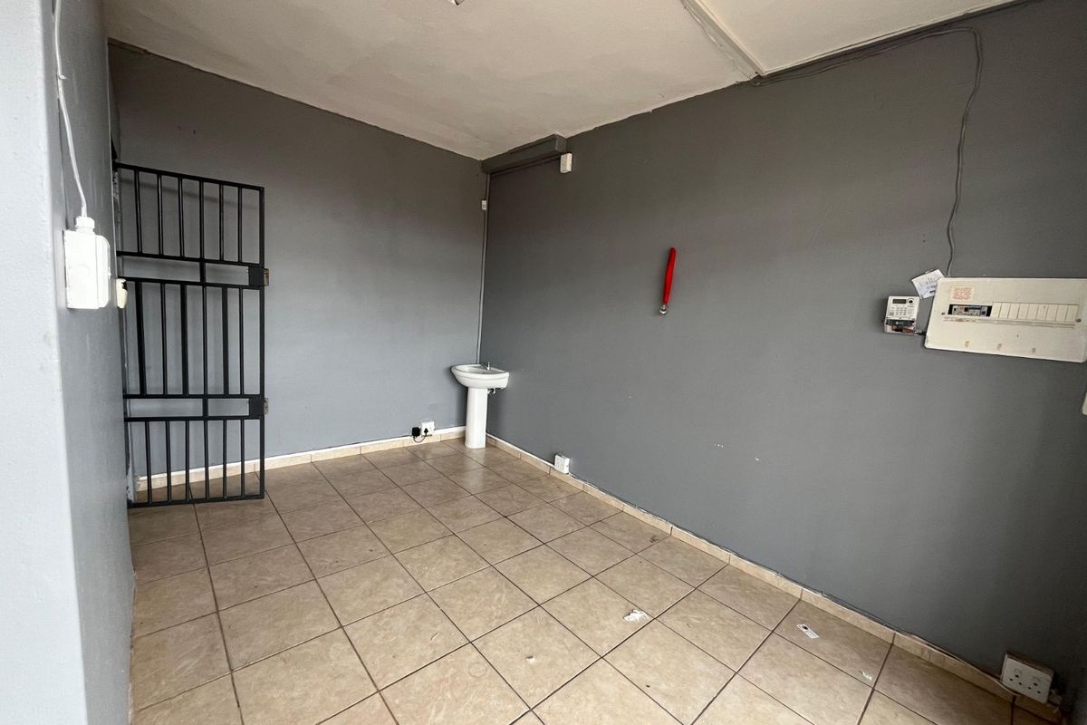 Business To Rent in Aloe Ridge - Photo 3