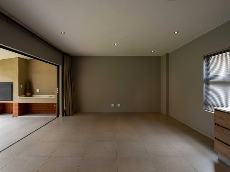 Townhouse For Sale in The Hills Game Reserve Estate - Photo 10