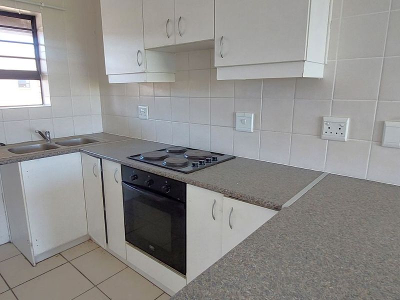 Apartment For Sale in Fairview Golf Estate - Photo 3