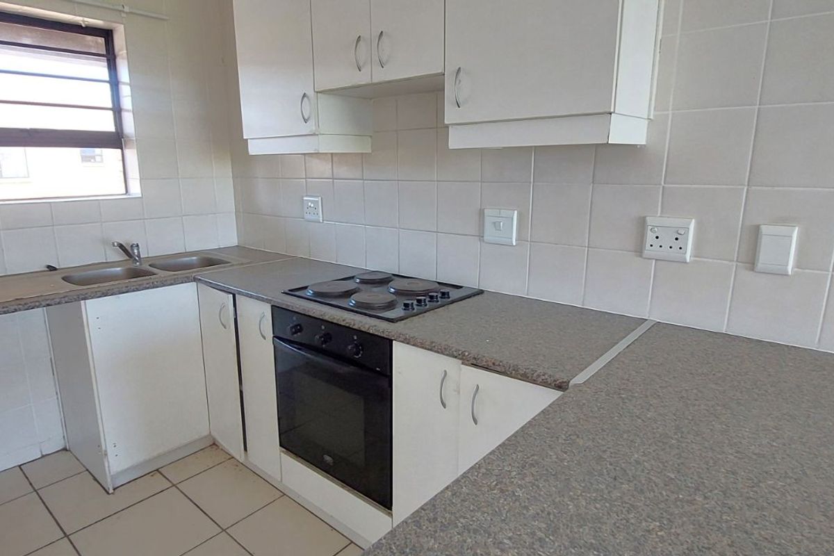 Apartment For Sale in Fairview Golf Estate - Photo 3