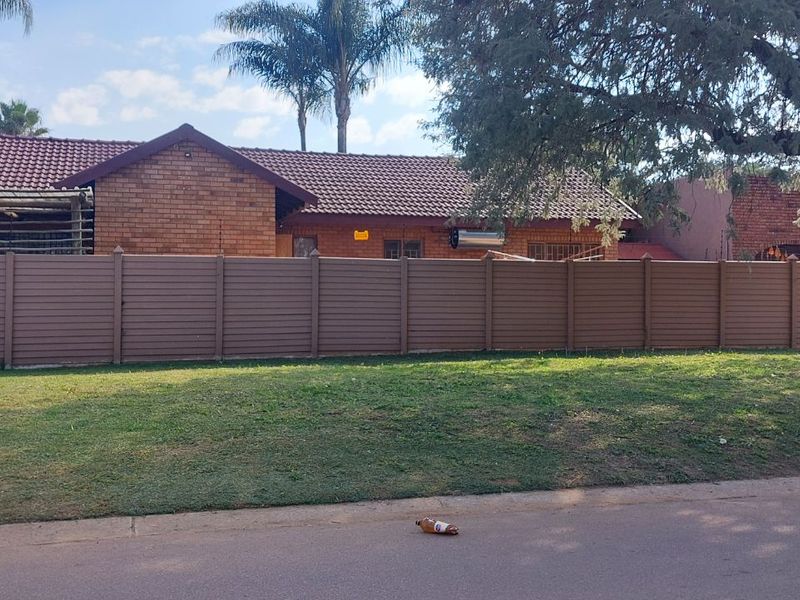 House For Sale in Capricorn - Photo 3