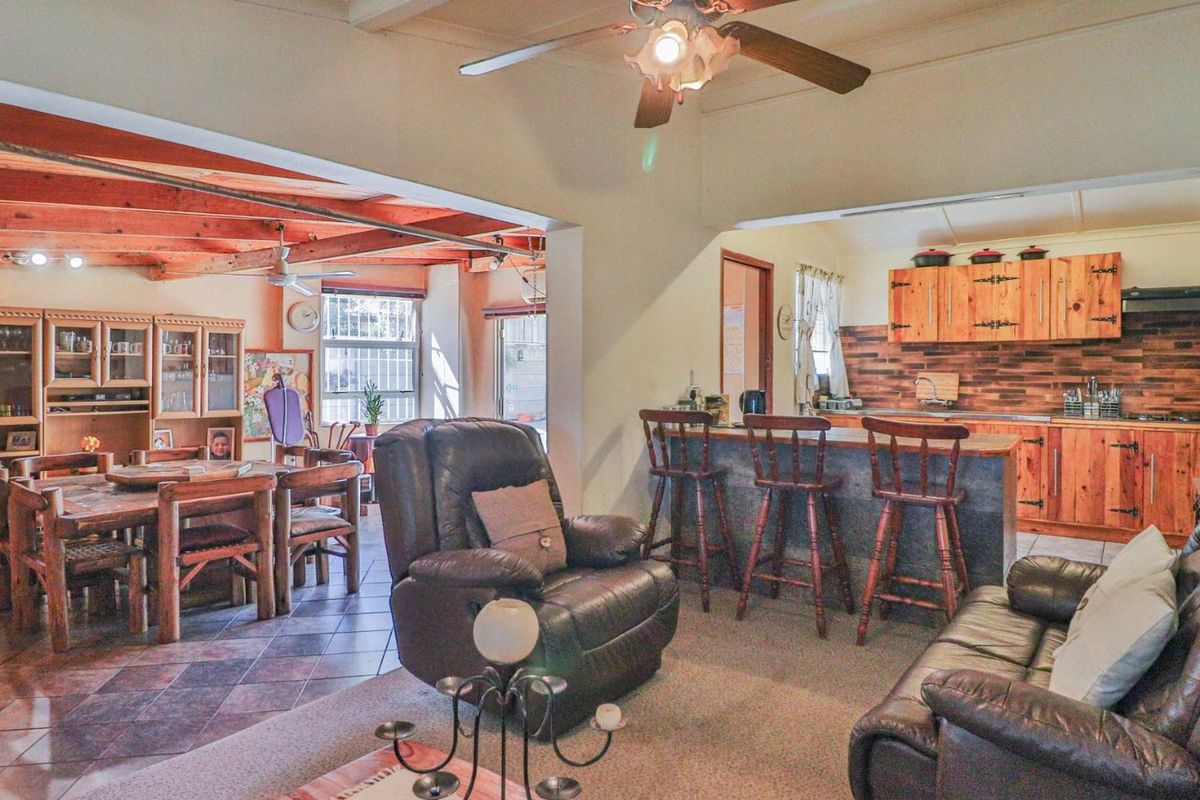 House For Sale in Ashton Central - Photo 2