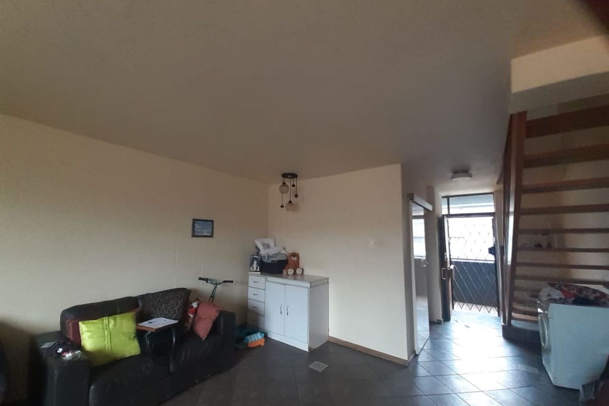 Apartment For Sale in Valhalla - Photo 5