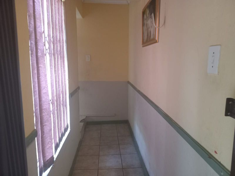 House For Sale in Karenpark - Photo 9