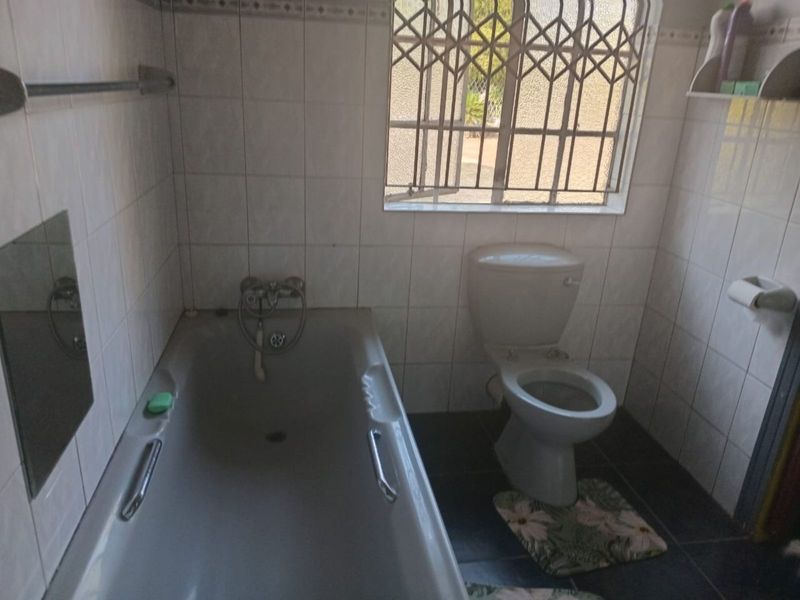 House For Sale in Karenpark - Photo 4