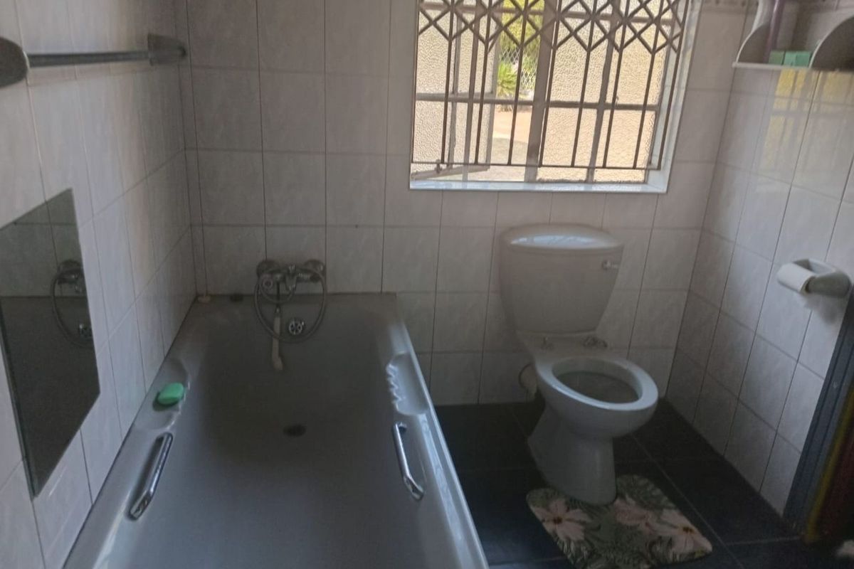 House For Sale in Karenpark - Photo 4