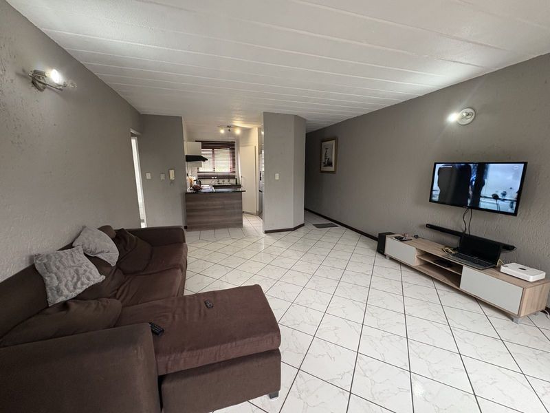 Apartment For Sale in Bloubosrand - Photo 5