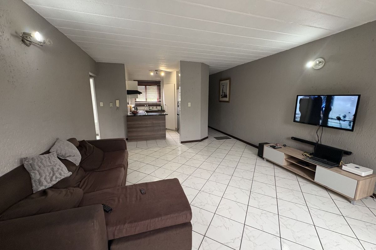 Apartment For Sale in Bloubosrand - Photo 5