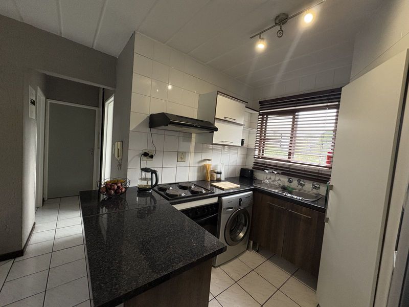 Apartment For Sale in Bloubosrand - Photo 4