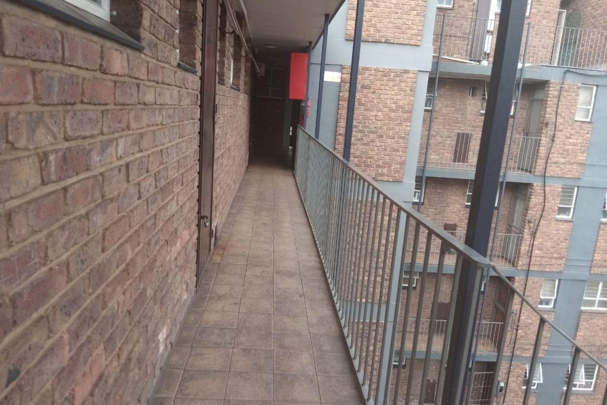 Apartment For Sale in Pretoria Central - Photo 5