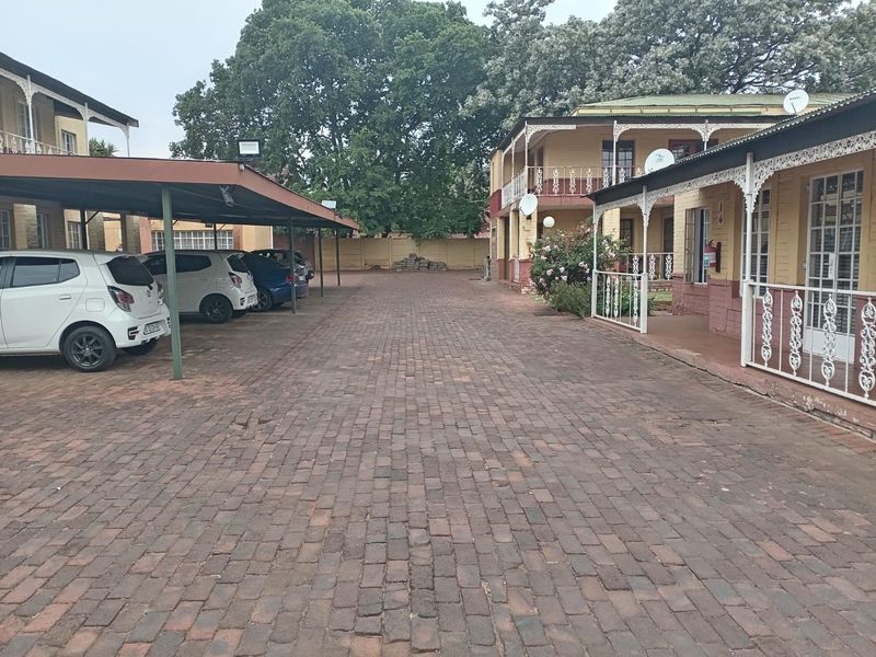 Townhouse For Sale in Florida - Photo 6