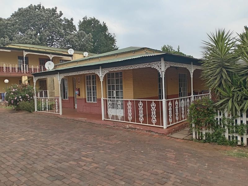 Townhouse For Sale in Florida - Photo 2